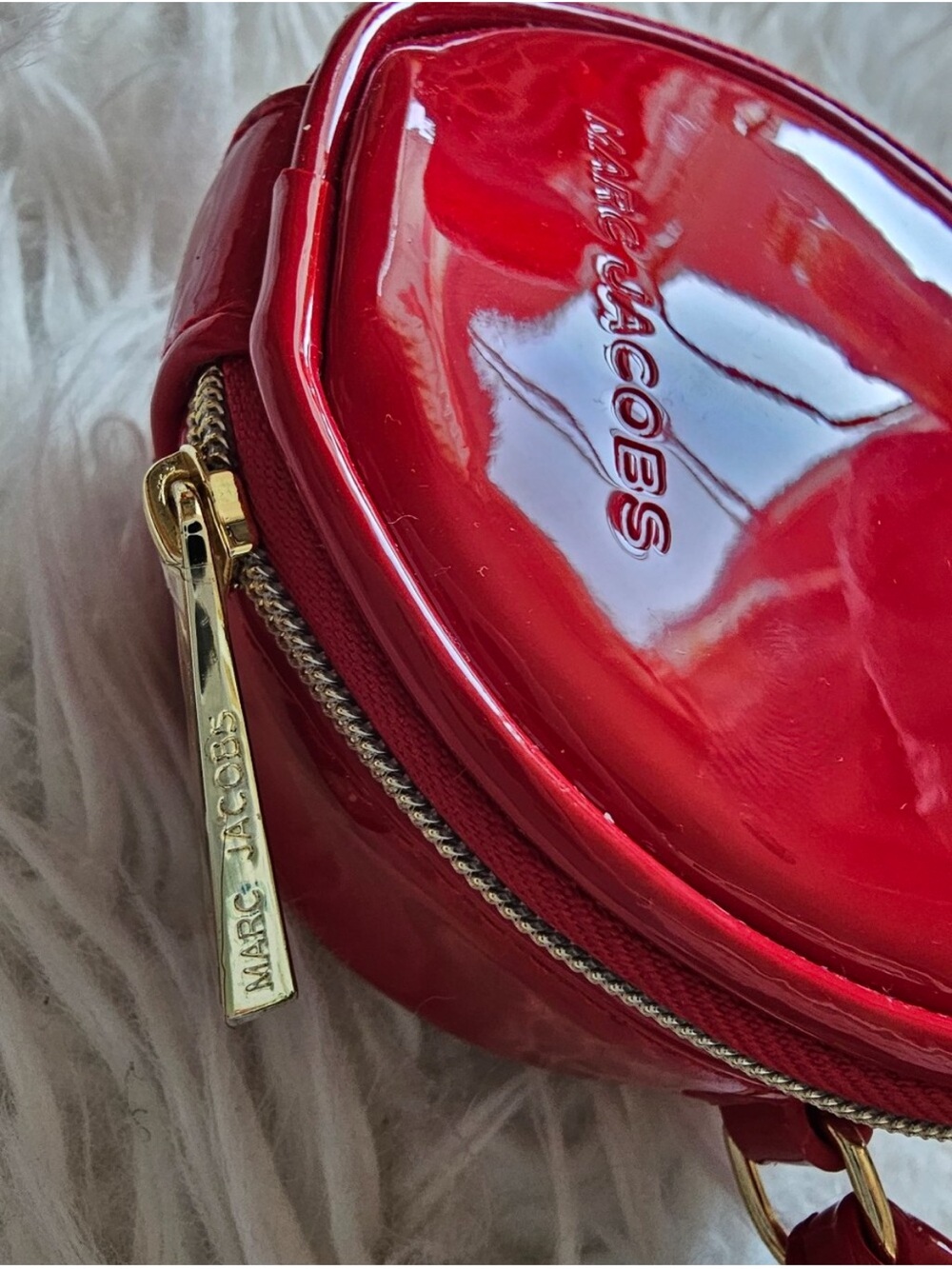 NWOT Marc Jacobs Mini Red Patent Leather Round Crossbody Bag - Picture 4 of 6